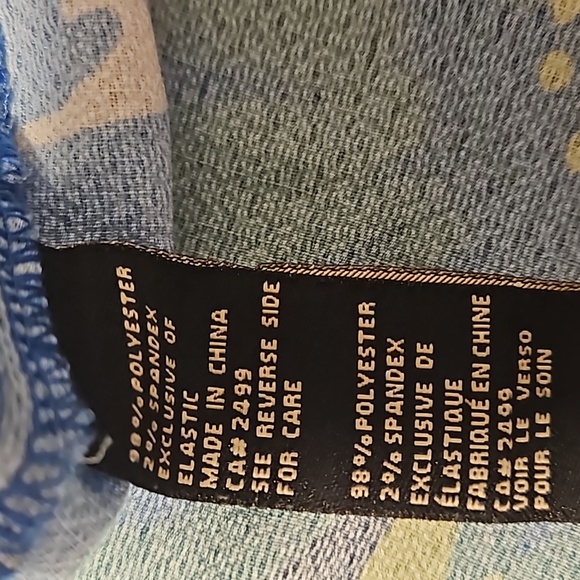 💖  $5 add to bundle item DG2 off the shoulders flower power blouse💖 - Picture 6 of 7